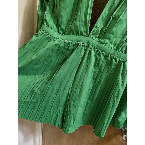 Pretty Little Thing Women Romper Playsuit Green Pleated Plunge Long Sleeve UK 12 - Picture 3 of 12